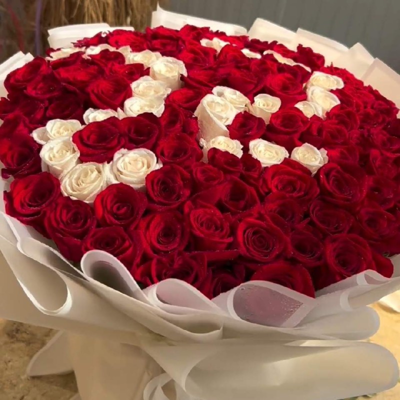 Numerical Red rose and White rose Bouquet